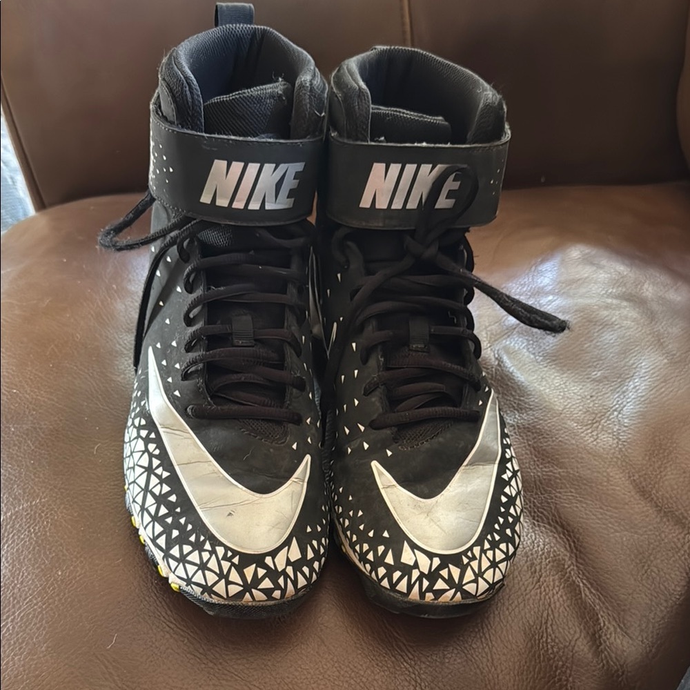 Nike Force Savage Shark Football Cleats - High-Tops - Men’s size 10